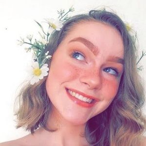 Meet your Posher, Cassandra